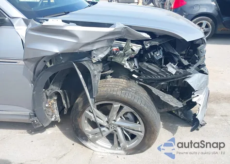 2024 Volkswagen Atlas Cross Sport 2.0T Sel R-Line z USA, uszkodzony, nr VIN 1V2AE2CA3RC254432